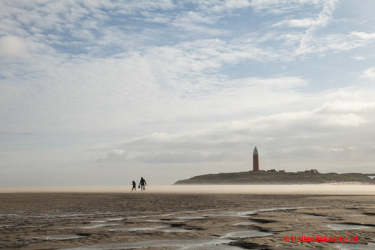 Ansichtkaart Strand Texel met vuurtoren Postcrossing